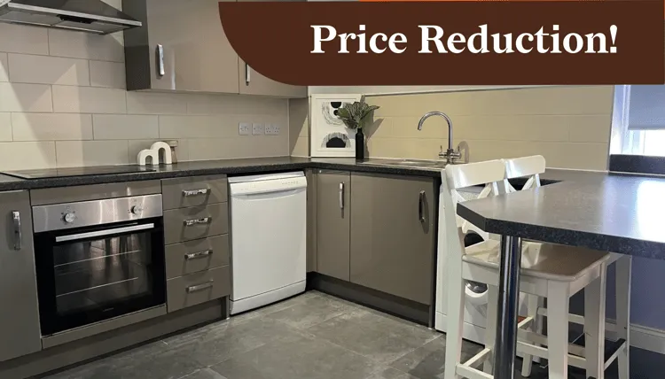 Flat 3, Lord Tennyson House, 72 Rasen Lane, Lincoln, Lincolnshire, LN1 3HD - Thumbnail 1